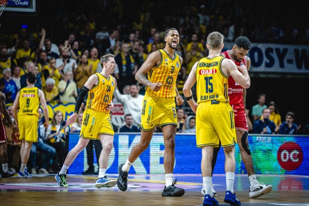 Basketball Berlin 019 06 2026 Season 2025 2026 EasyCredit BBL 1 Bundesliga Men, Men Playoffs Semifinal Game 5 Alba Berlin BMA365 Bamberg Baskets Norris Agbakoko Alba Berlin, No 17 Cheers