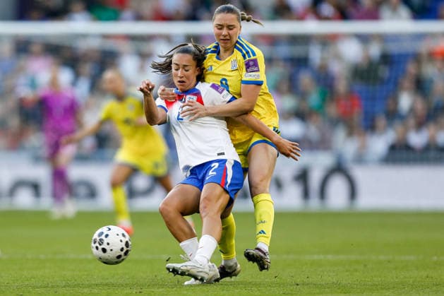England Women v Ukraine Women FIFA Women s World Cup 2027 Qualifier Maya Le Tissier of England Women and Maryna Shainiuk of Ukraine Women battle for the ball during the FIFA Women s World Cup 2027 Qualifier Group C match at the Hill Dickinson Stadium, Liverpool 09 06 2026 UK Newspapers OUT Copyright: xMaxxTomlinsonx FIL-23544-0013