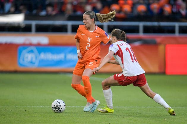 2026-06-09 The Netherlands v Poland - Women s World Cup Qualifier ALMELO, NETHERLANDS - JUNE 9: Lynn Wilms of Netherlands, Nadia Krezyman of Poland during the Women s World Cup Qualifier match between The Netherlands and Poland at Asito Stadion on June 9, 2026 in Almelo, Netherlands. Almelo Asito Stadion Netherlands Content not available for redistribution in The Netherlands directly or indirectly through any third parties. Copyright: xDennisxBresserx
