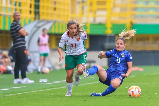 Croatia v Bulgaria: FIFA Women s World Cup 2027 Qualifiers Kristiana Karaivanova of Bulgaria and Karla Kurkutovic of Croatia competes for the ball during the FIFA Women s World Cup 2027 Qualifier match match between Croatia and Bulgaria at Aldo Drosina Stadium on June 09, 2026. in Pula, Croatia.  SreckoxNiketic PIXSELL