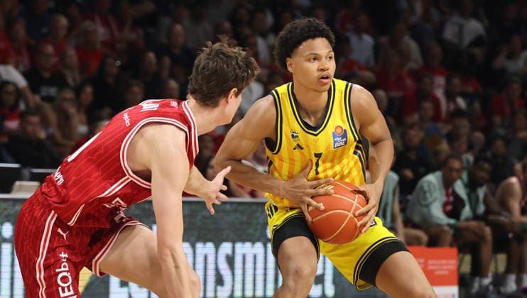 Richard Balint, Jack Kayil on the ball duel Match scene Action Sport Basketball BBL Bundesliga Mens Play Off Semi-Final 5 Match Season 2025 2026 09 06 2026 ALBA Berlin vs BMA365 Bamberg Baskets