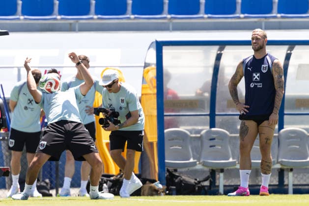 SOCCER - FIFA World Cup, WM, Weltmeisterschaft, Fussball 2026, preview SANTA BARBARA,CALIFORNIA,USA,09.JUN.26 - SOCCER - FIFA World Cup 2026, USA, Mexico, Canada, preview, OEFB, Oesterreichischer Fussball-Bund, training team AUT. Image shows assistant coach Stefan Oesen and Marko Arnautovic (AUT). GEPAxpictures xArminxRauthner