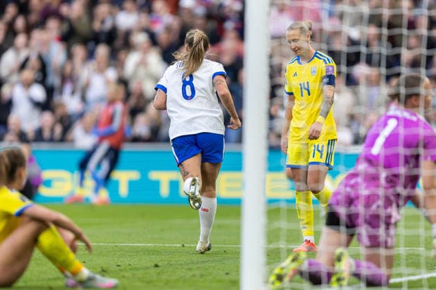 England Women v Ukraine Women, Women s World Cup Qualifier GOAL scores 2-0 England Women midfielder Georgia Stanway (8) scores during the Women s World Cup Qualifier match between England Women and Ukraine Women at Hill Dickinson Stadium, Liverpool, UK on 9 June 2026. Liverpool Hill Dickinson Stadium Merseyside UK Editorial use only , Copyright: xManjitxNarotrax PSI-24380-0024