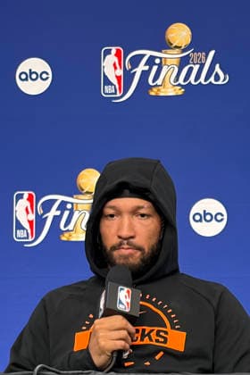 New York Knicks player Jalen Brunson said during a press conference, PK, Pressekonferenz in New York, United States, 09 June 2026, that he feels he has played at an average level in the first three games of the NBA, Basketball Herren, USA Finals, which New York leads 2-1 against the Spurs. Brunson says he has played at an average level in the NBA Finals !ACHTUNG: NUR REDAKTIONELLE NUTZUNG!  Copyright: xJanxTéllezxAsensiox AME084 20260609-55020547476_1