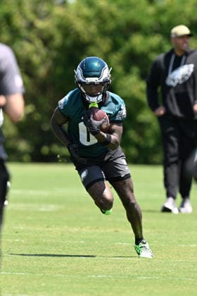 PHILADELPHIA, PA - JUNE 09: Philadelphia Eagles wide receiver Hollywood Brown 0 is shown during the Philadelphia Eagles off season minicamp on June 9th, 2026 at the Jefferson Health Training Complex in Philadelphia, PA. (Photo by Terence Lewis Icon Sportswire) NFL, American Football Herren, USA JUN 09 Philadelphia Eagles Minicamp EDITORIAL USE ONLY Icon260609050