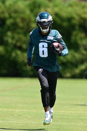 PHILADELPHIA, PA - JUNE 09: Philadelphia Eagles wide receiver DeVonta Smith 6 is shown during the Philadelphia Eagles off season minicamp on June 9th, 2026 at the Jefferson Health Training Complex in Philadelphia, PA. (Photo by Terence Lewis Icon Sportswire) NFL, American Football Herren, USA JUN 09 Philadelphia Eagles Minicamp EDITORIAL USE ONLY Icon260609048