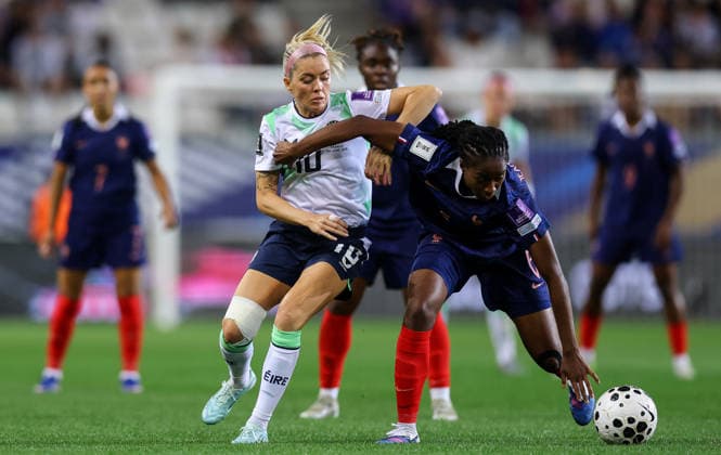 2027 FIFA Women s World Cup Qualifier, Stade des Alpes, Grenoble, France 9 6 2026 France vs Republic of Ireland Ireland s Denise O Sullivan with Oriane Jean-Francois of France Denise O Sullivan with Oriane Jean-Francois 9 6 2026  Copyright: x INPHO BenxBradyx BB3_1235