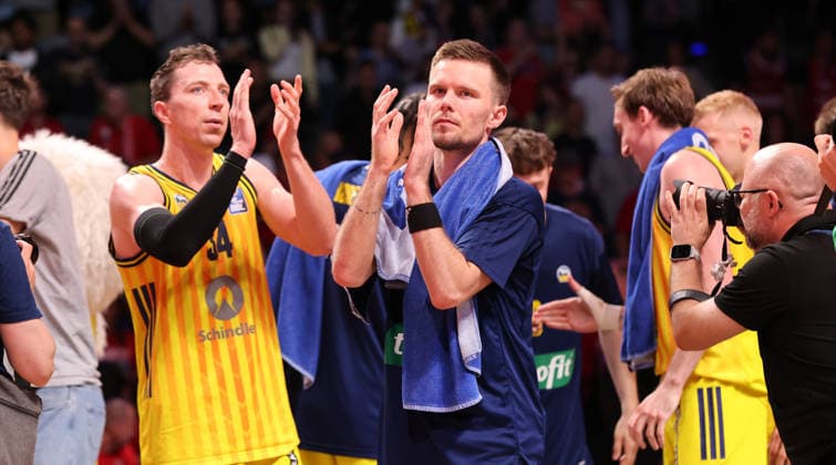 Justin Bean, Martin Hermannsson cheer after the end of the game Joy Emotion Sport Basketball BBL Bundesliga Mens Play Off Semi-Final 5 Game Season 2025 2026 09 06 2026 ALBA Berlin vs BMA365 Bamberg Baskets