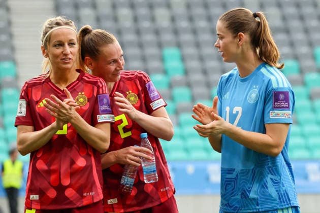 Ljubljana, Slovenia 09 06 2026 International womens World Cup qualifier Slovenia vs Germany Pictured from left Kathrin Hendrich Germany , Sarai Linder Germany and goalkeeper Stina Johannes Germany celebrating after the win against Slovenia Copyright: HMBxMedia MadeleinexFantini