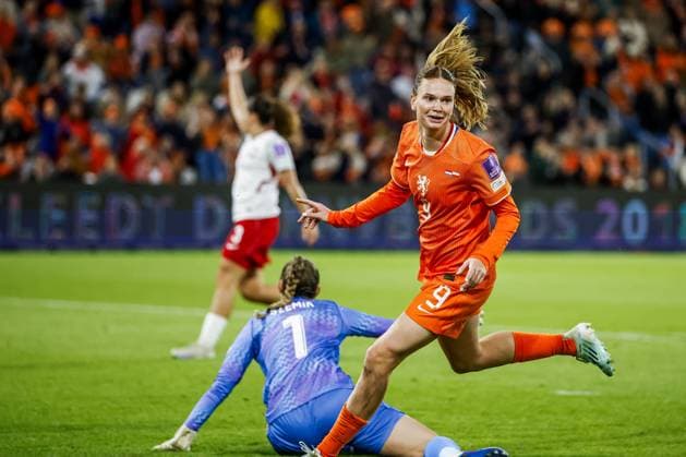 ALMELO - Liz Rijsbergen of The Netherlands celebrates the 3-0 during the World Cup qualifying match between the Netherlands (women) and Poland (women) at Erve Asito Stadium on June 9, 2026 in Almelo, the Netherlands. VINCENT JANNINK ANP FIFA Women s World Cup 2027 Qualifier 2026 xVIxANPxSportx xxANPxIVx 560599639 originalFilename: 560599639.jpg