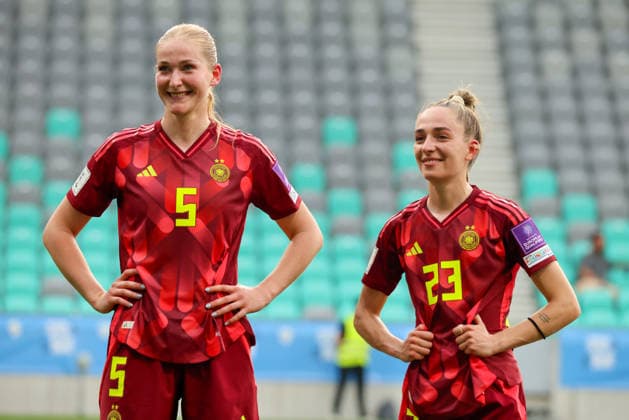 Ljubljana, Slovenia 09 06 2026 International womens World Cup qualifier Slovenia vs Germany Pictured from left Camilla Küver Kuever Germany and Sophia Kleinherne Germany celebrating after the win against Slovenia Copyright: HMBxMedia MadeleinexFantini
