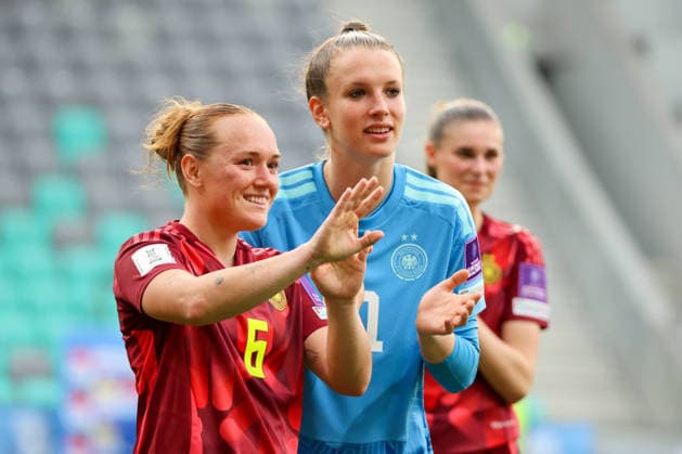 Ljubljana, Slovenia 09 06 2026 Womens World Cup qualifier Slovenia vs Germany Pictured from left Lisanne Gräwe Graewe Germany and goalkeeper Ena Mahmutovic Germany celebrating after the win against Slovenia Copyright: HMBxMedia MadeleinexFantini