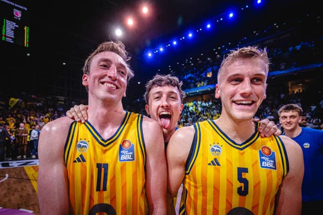 Basketball Berlin 019 06 2026 Season 2025 2026 EasyCredit BBL 1 Bundesliga Men, Men Playoffs Semifinal Game 5 Alba Berlin BMA365 Bamberg Baskets Alba wins Moses Wood Alba Berlin, No 11 Alex O Connell Alba Berlin, No 03 Sam Griesel Alba Berlin, No 05