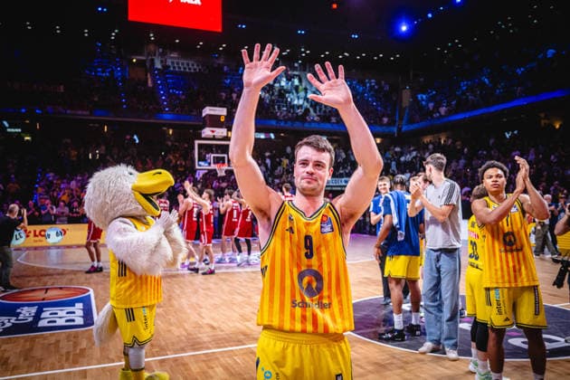 Basketball Berlin 019 06 2026 Season 2025 2026 EasyCredit BBL 1 Bundesliga Men, Men Playoffs Semifinal Game 5 Alba Berlin BMA365 Bamberg Baskets Alba wins Jonas Mattisseck Alba Berlin, No 09