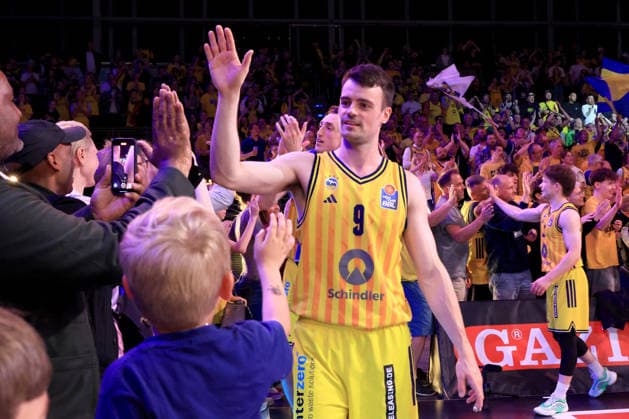 DEU, easyCredit BBL, ALBA vs Bamberg, 09 06 2026, Max Schmeling Halle, Berlin, DEU, easyCredit BBL, ALBA vs Bamberg, in the picture JONAS MATTISSECK ALBA Berlin 9 , ALBA Fans, Fanblock, nordphotoxGmbHx xEngler nph00076