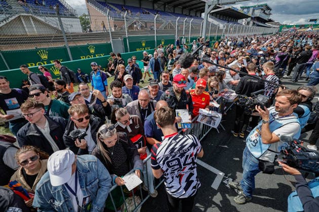 24 HEURES DU MANS 2026 - TUESDAY POURCHAIRE ThÃ o (fra), Peugeot TotalEnergies, Peugeot 9X8 94, Hypercar, portrait Autograph session during the 24 Hours of Le Mans 2026, 3rd round of the 2026 FIA World Endurance Championship, on June 9, 2026 on the Circuit des 24 Heures du Mans in Le Mans, France - Le MansFrance  Copyright: xPauloxMariax