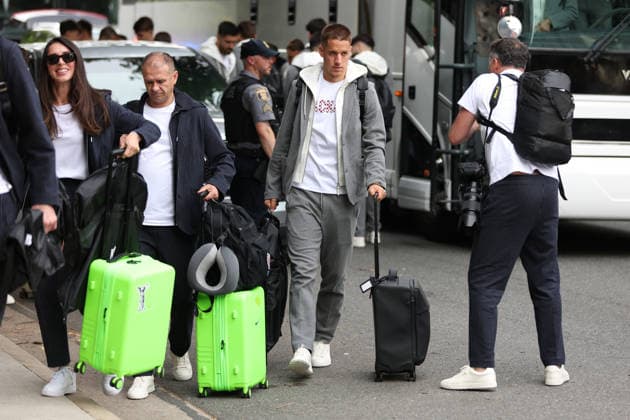 Croatia National Football Team arrive in Alexandria - FIFA World Cup, WM, Weltmeisterschaft, Fussball 2026 Mario Pasalic of Croatia arrive at AKA Hotel on June 09, 2026 in Alexandria, Virginia.  IgorxKralj PIXSELL