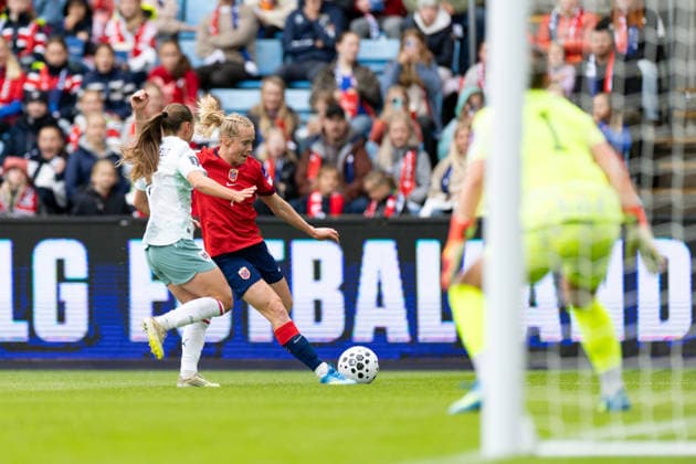 OSLO, NORWAY - JUNE 09: Julie Blakstad of Norway shoots the ball during the FIFA Womens World Cup 2027 Qualifier match between Norway and Austria at Ullevaal Stadium on June 09, 2026 in Oslo, Norway. (Photo by Ane Frosaker Sports Press Photo)  Copyright: xAnexFrosakerx xSPPx Sportspressphoto_SPR164136