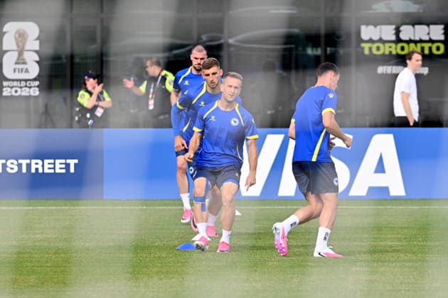 June 9, 2026, Toronto, On, Canada: Players from Bosnia and Herzegovina practice during a World Cup training session in Toronto, on Tuesday, June 9, 2026. Canada News - June 9, 2026  - ZUMAc35_ 20260609_zaf_c35_125 Copyright: xJonxBlackerx