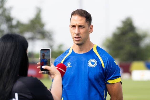 June 9, 2026, Toronto, Ciudad de Mexico, Canada: Nikola KATIC 18 of Bosnia and Herzegovina national football team speaking with the media during the training day ahead the 2026 FIFA World Cup, WM, Weltmeisterschaft, Fussball Group B match against Canada at Centennial Park. on June 9, 2026 in Toronto, Canada. Toronto Canada - ZUMAe321 20260609_zsa_e321_090 Copyright: xLeonardoxRamirezx