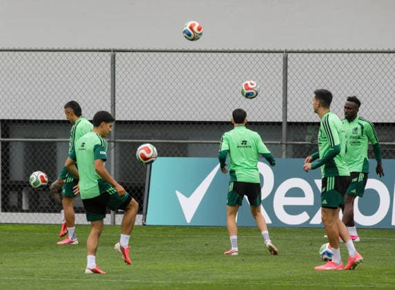 Mexico national team, Nationalteam Training Day - 2026 FIFA World Cup, WM, Weltmeisterschaft, Fussball Mexican national football team during the training day ahead the 2026 FIFA World Cup Group A match against South Africa at High Performance Center (CAR). on June 9, 2026 in Mexico City, Mexico. (Photo by Ian Robles Eyepix Group) Copyright: xIanxRoblesx xEyepixxGroupx EL_09062026_186138JPEG