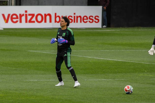 June 9, 2026, Mexico City, Ciudad de Mexico, Mexico: Goalie Guillermo Ochoa of Mexican national football team warms-up during the training day ahead the 2026 FIFA World Cup, WM, Weltmeisterschaft, Fussball Group A match against South Africa at High Performance Center (CAR). on June 9, 2026 in Mexico City, Mexico. Mexico City Mexico - ZUMAe321 20260609_zsa_e321_156 Copyright: xIanxRoblesx