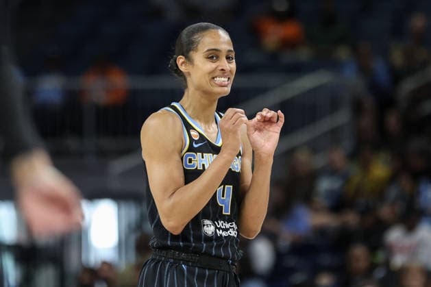 CHICAGO, USA - June 9: Skylar Diggins (4 Chicago Sky) reacts to a play during the WNBA, Basketball Damen, USA Commissionerâ??s Cup game between the Chicago Sky and Atlanta Dream at Wintrust Arena on Tuesday, June 9 in Chicago, USA Copyright: xShainaxBenhiyoun SPPx Sportspressphoto_SPR164192