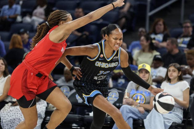 CHICAGO, USA - June 9: Azura Stevens (30 Chicago Sky) drives to the basket during the WNBA, Basketball Damen, USA Commissionerâ??s Cup game between the Chicago Sky and Atlanta Dream at Wintrust Arena on Tuesday, June 9 in Chicago, USA Copyright: xShainaxBenhiyoun SPPx Sportspressphoto_SPR164205
