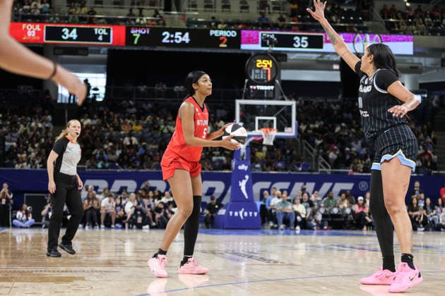 CHICAGO, USA - June 9: Angel Reese (5 Atlanta Dream) in action at the three-point line during the WNBA, Basketball Damen, USA Commissionerâ??s Cup game between the Chicago Sky and Atlanta Dream at Wintrust Arena on Tuesday, June 9 in Chicago, USA Copyright: xShainaxBenhiyoun SPPx Sportspressphoto_SPR164195