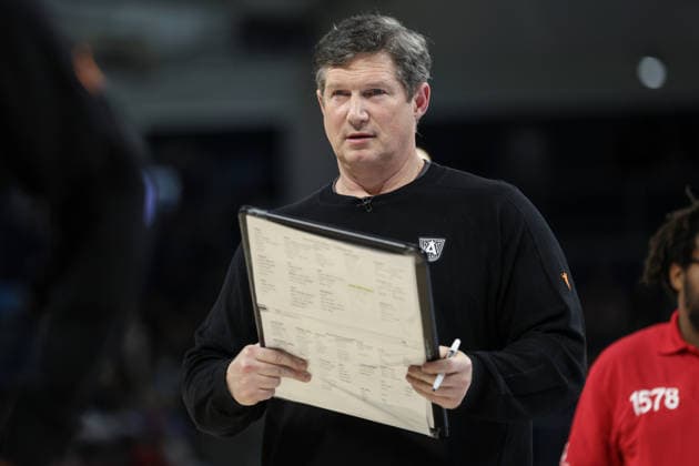 CHICAGO, USA - June 9: Atlanta Dream Head Coach, Karl Smesko is seen during the WNBA, Basketball Damen, USA Commissionerâ??s Cup game between the Chicago Sky and Atlanta Dream at Wintrust Arena on Tuesday, June 9 in Chicago, USA Copyright: xShainaxBenhiyoun SPPx Sportspressphoto_SPR164201