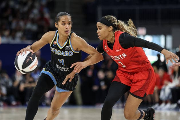 CHICAGO, USA - June 9: Skylar Diggins (4 Chicago Sky) defended by Jordin Canada (3 Atlanta Dream) during the WNBA, Basketball Damen, USA Commissionerâ??s Cup game between the Chicago Sky and Atlanta Dream at Wintrust Arena on Tuesday, June 9 in Chicago, USA Copyright: xShainaxBenhiyoun SPPx Sportspressphoto_SPR164210