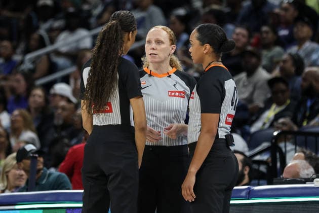 CHICAGO, USA - June 9: Referees are seen during the WNBA, Basketball Damen, USA Commissionerâ??s Cup game between the Chicago Sky and Atlanta Dream at Wintrust Arena on Tuesday, June 9 in Chicago, USA Copyright: xShainaxBenhiyoun SPPx Sportspressphoto_SPR164213