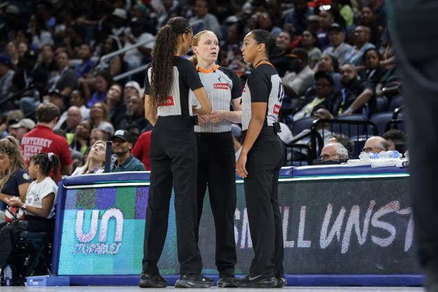 CHICAGO, USA - June 9: Referees are seen during the WNBA, Basketball Damen, USA Commissionerâ??s Cup game between the Chicago Sky and Atlanta Dream at Wintrust Arena on Tuesday, June 9 in Chicago, USA Copyright: xShainaxBenhiyoun SPPx Sportspressphoto_SPR164216