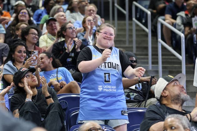 CHICAGO, USA - June 9: Chicago Sky fan is seen during the WNBA, Basketball Damen, USA Commissionerâ??s Cup game between the Chicago Sky and Atlanta Dream at Wintrust Arena on Tuesday, June 9 in Chicago, USA Copyright: xShainaxBenhiyoun SPPx Sportspressphoto_SPR164217