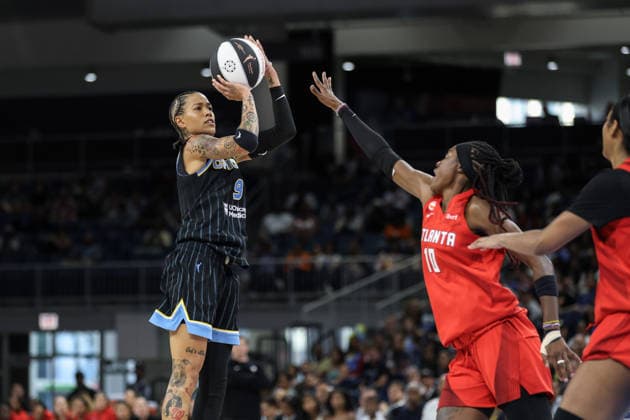 CHICAGO, USA - June 9: Natasha Cloud (9 Chicago Sky) shoots the ball during the WNBA, Basketball Damen, USA Commissionerâ??s Cup game between the Chicago Sky and Atlanta Dream at Wintrust Arena on Tuesday, June 9 in Chicago, USA Copyright: xShainaxBenhiyoun SPPx Sportspressphoto_SPR164219