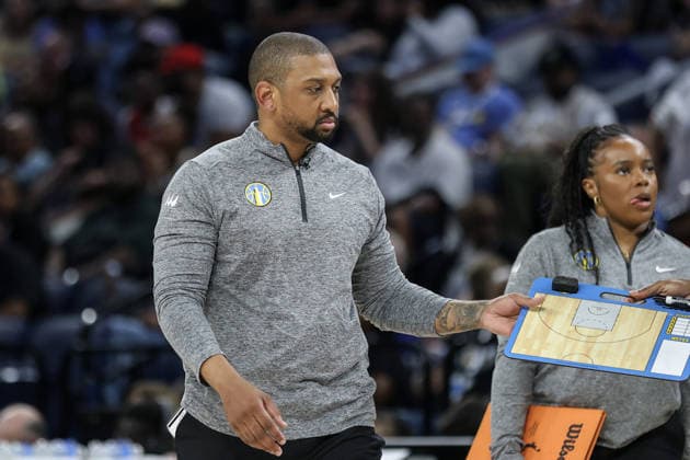 CHICAGO, USA - June 9: Chicago Sky Head Coach, Tyler Marsh is seen during the WNBA, Basketball Damen, USA Commissionerâ??s Cup game between the Chicago Sky and Atlanta Dream at Wintrust Arena on Tuesday, June 9 in Chicago, USA Copyright: xShainaxBenhiyoun SPPx Sportspressphoto_SPR164220