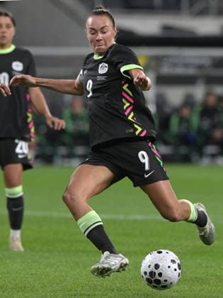 Australia Vs Mexico in Parramatta - 09 Jun 2026 Caitlin Foord of Australia women football team seen in action during the women s International Friendly, Länderspiel, Nationalmannschaft match between Australia and Mexico held at Commbank Stadium. Final score; Australia 3:1 Mexico. Parramatta Australia Copyright: xLuisxVeniegrax xSOPAxImagesx 20260609_A-Leagues_LuisVeniegra1489