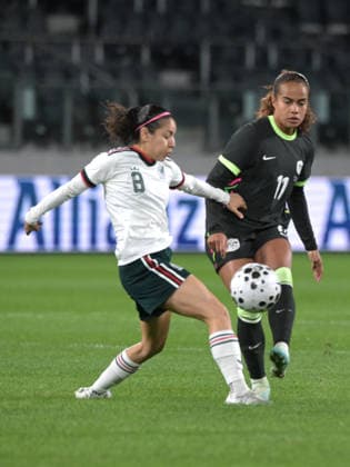 June 9, 2026, Parramatta, Australia: Alexia Delgado (L) of Mexico women football team and Mary Fowler (R) of Australia women football team seen in action during the women s International Friendly, Länderspiel, Nationalmannschaft match between Australia and Mexico held at Commbank Stadium. Final score; Australia 3:1 Mexico. Parramatta Australia - ZUMAs197 20260609_aaa_s197_210 Copyright: xLuisxVeniegrax