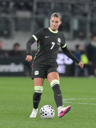 June 9, 2026, Parramatta, Australia: Steph Catley of Australia women football team seen in action during the women s International Friendly, Länderspiel, Nationalmannschaft match between Australia and Mexico held at Commbank Stadium. Final score; Australia 3:1 Mexico. Parramatta Australia - ZUMAs197 20260609_aaa_s197_217 Copyright: xLuisxVeniegrax