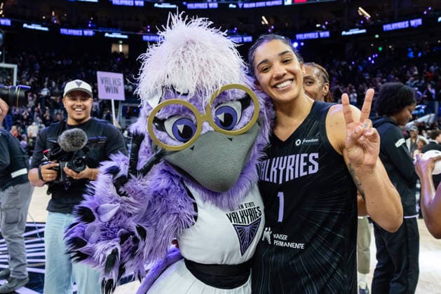 SAN FRANCISCO, CA - JUNE 09: The Golden State Valkyries mascot Violet and Gabby Williams 1 of the Golden State Valkyries pose for a photo after a win in a game against the Phoenix Mercury on June 9, 2026 at Chase Center in San Francisco, CA. (Photo by Matthew Huang Icon Sportswire) WNBA, Basketball Damen, USA JUN 09 Phoenix Mercury at Golden State Valkyries EDITORIAL USE ONLY Icon260609030