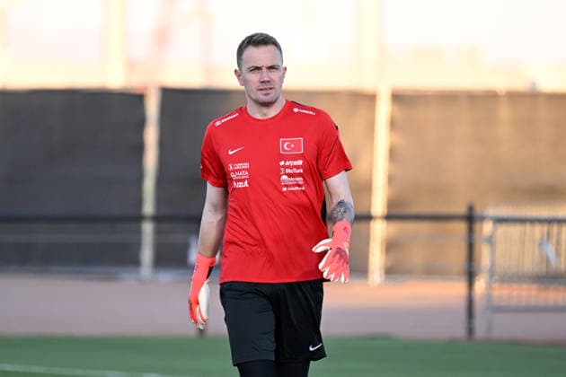 Turkiye continues World Cup preparations in Arizona ahead of Australia opener MESA, ARIZONA, US - JUNE 09: Mert Gunok of the Turkish national football team attends the training session at the Arizona Athletic Grounds in Mesa, Arizona, United States on June 09, 2026. Turkiye s national football team continued its preparations for the 2026 FIFA World Cup, WM, Weltmeisterschaft, Fussball with a training session. Turkiye will open Group D play against Australia on June 13 at BC Place Stadium in Vancouver, Canada at 9 p.m. local time (0400GMT on June 14). Tayfun Coskun Anadolu Arizona United States. Editorial use only. Please get in touch for any other usage.  Copyright: x2026xAnadoluxTayfunxCoskunx