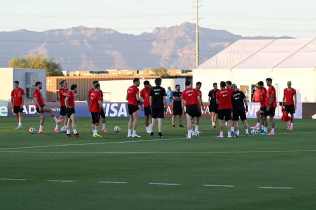 Turkiye continues World Cup preparations in Arizona ahead of Australia opener MESA, ARIZONA, US - JUNE 09: Turkish national football team players attend the training session at the Arizona Athletic Grounds in Mesa, Arizona, United States on June 09, 2026. Turkiye s national football team continued its preparations for the 2026 FIFA World Cup, WM, Weltmeisterschaft, Fussball with a training session. Turkiye will open Group D play against Australia on June 13 at BC Place Stadium in Vancouver, Canada at 9 p.m. local time (0400GMT on June 14). Tayfun Coskun Anadolu Arizona United States. Editorial use only. Please get in touch for any other usage.  Copyright: x2026xAnadoluxTayfunxCoskunx