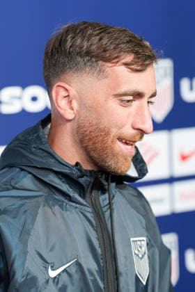 US player Matt Turner speaks to reporters ahead of a training session in Irvine, United States, 09 June 2026. US national team, Nationalteam training ACHTUNG: NUR REDAKTIONELLE NUTZUNG  Copyright: xOmarxAlonsox AME048 20260609-55020547657_1 US national team training !ACHTUNG: NUR REDAKTIONELLE NUTZUNG!  Copyright: xIMAGO OmarxAlonsox imago images 0858759311 0858759311st