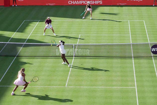 HSBC Championships - Day Two Serena Williams and Victoria Mboko compete during their round of 16 doubles match at The HSBC Championships 2026 women s tennis tournament at The Queen s Club in London, England, on June 9, 2026. London Greater London United Kingdom  Copyright: xOwenxHammondx originalFilename:hammond-thehsbcc260609_npvSm.jpg