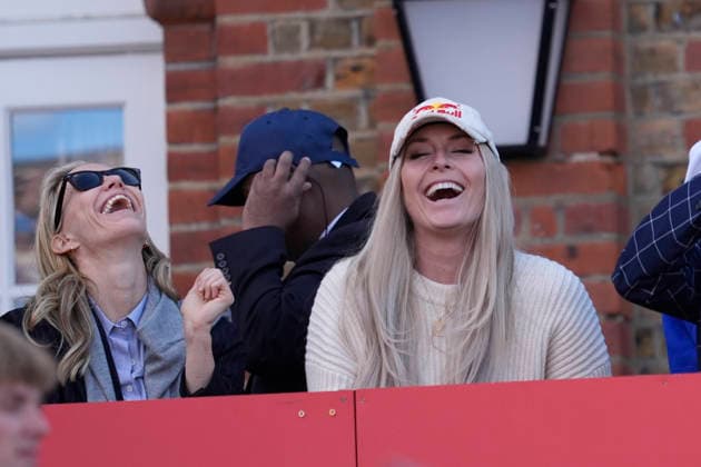 HSBC Championships - Day Two Lindsey Vonn, American alpine ski racer and three-time World Cup overall champion, watches Serena Williams and Victoria Mboko during their Round of 16 doubles match at The HSBC Championships 2026 Women s tennis tournament at The Queen s Club in London, England, on June 9, 2026. London Greater London United Kingdom  Copyright: xOwenxHammondx originalFilename:hammond-thehsbcc260609_npFpT.jpg