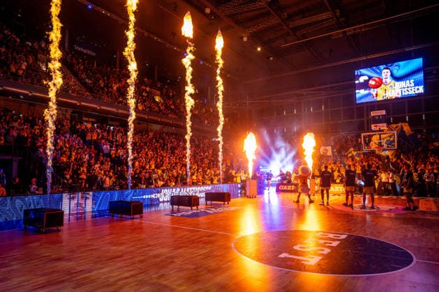 Basketball Berlin 019 06 2026 Season 2025 2026 EasyCredit BBL 1 Bundesliga Men, Men Playoffs Semifinal Game 5 Alba Berlin BMA365 Bamberg Baskets Team presentation Alba Jonas Mattisseck Alba Berlin, No 09 Fireworks