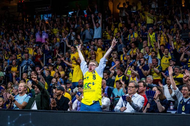 Basketball Berlin 019 06 2026 Season 2025 2026 EasyCredit BBL 1 Bundesliga Men, Men Playoffs Semifinal Game 5 Alba Berlin BMA365 Bamberg Baskets Alba wins Game 5 Cheering Fans