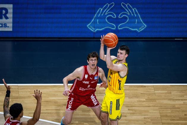 Basketball Berlin 019 06 2026 Season 2025 2026 EasyCredit BBL 1 Bundesliga Men, Men Playoffs Semifinal Game 5 Alba Berlin BMA365 Bamberg Baskets Jonas Mattisseck Alba Berlin, No 09 Richard Balint Bamberg, No 11