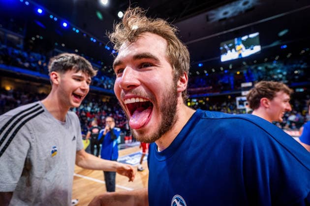 Basketball Berlin 019 06 2026 Season 2025 2026 EasyCredit BBL 1 Bundesliga Men, Men Playoffs Semifinal Game 5 Alba Berlin BMA365 Bamberg Baskets Alba wins Game 5 Cheers Malte Delow Alba Berlin, No 06
