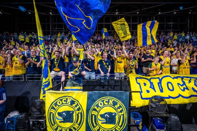 Basketball Berlin 019 06 2026 Season 2025 2026 EasyCredit BBL 1 Bundesliga Men, Men Playoffs Semifinal Game 5 Alba Berlin BMA365 Bamberg Baskets Alba wins Game 5 Cheering Fans Block 212